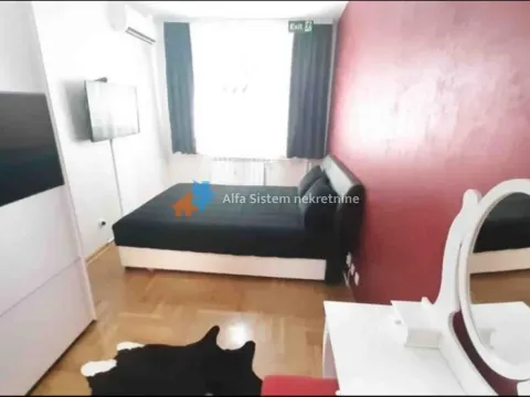 Izdavanje, četvorosoban stan, 96m², Vračar Sve Podlokacije, Beograd - image 14