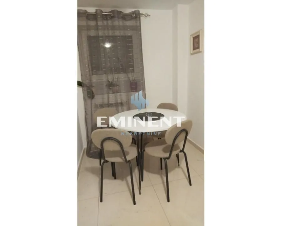 Rent, three bedroom apartment, 70m², Crveni Krst, Beograd