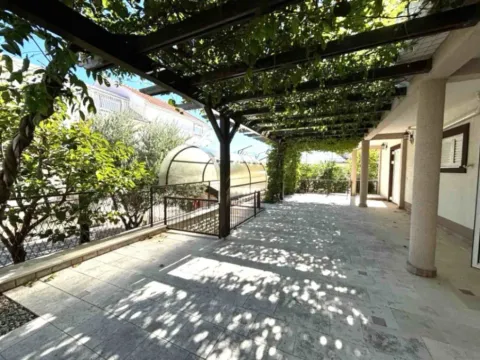 Sale, house, 295m², Radovići, Tivat - image 2