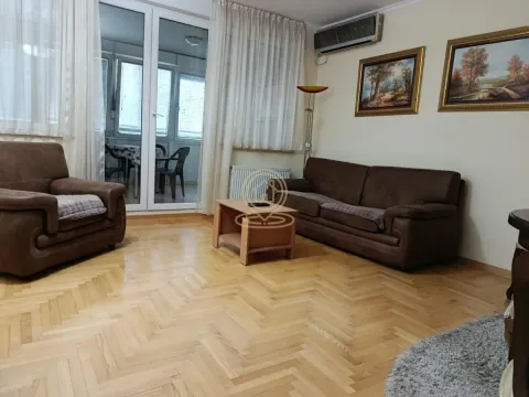 Izdavanje, trosoban stan, 73m², Centar, Novi Sad - image 3