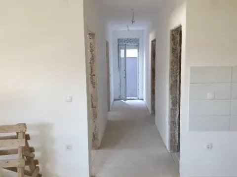 Prodaja, trosoban stan, 76m², Resnik, Beograd - image 8