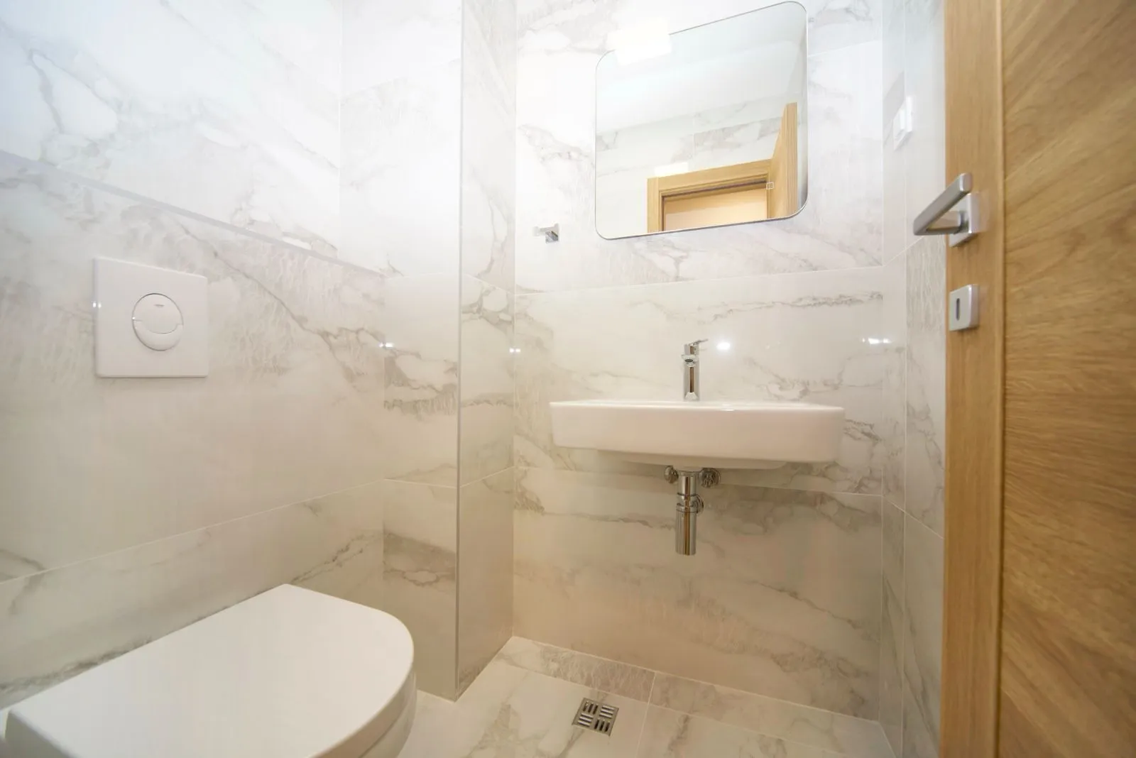 Izdavanje, trosoban stan, 104m², City Kvart, Podgorica