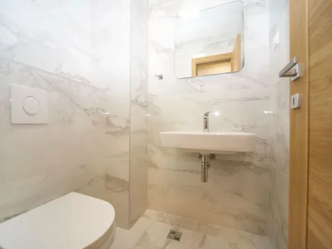 Izdavanje, trosoban stan, 104m², City Kvart, Podgorica - image 10