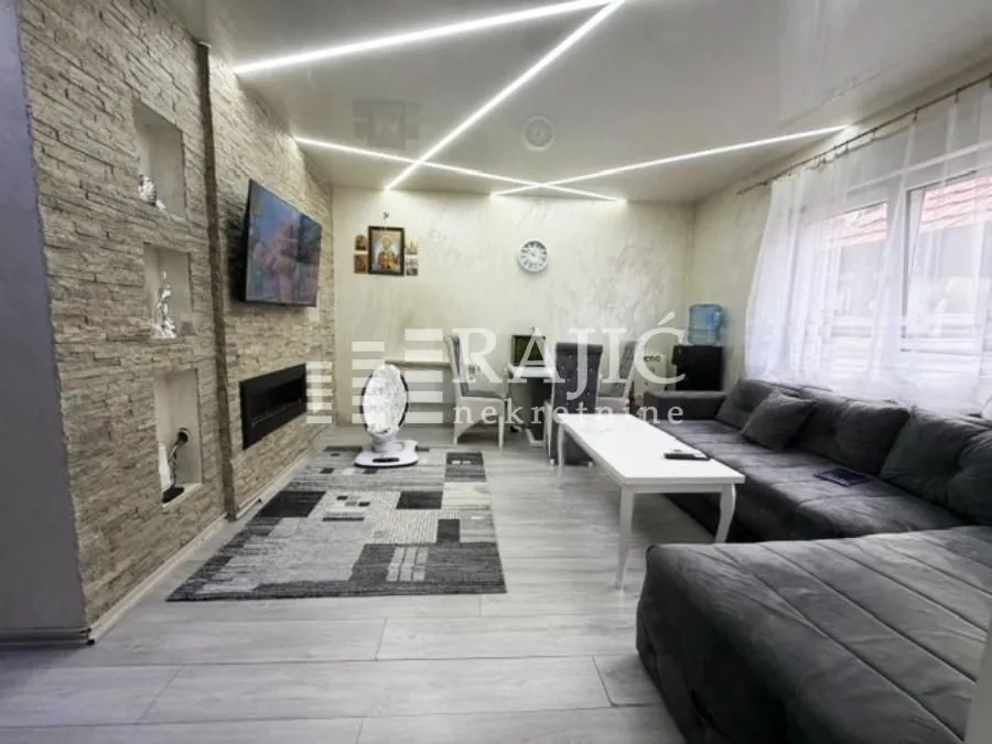 Prodaja, kuća, 61m², Zemun Gornji Grad, Zemun Sve Podlokacije