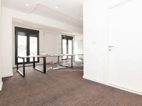 Izdavanje, poslovni prostor, 117m², Momišići, Podgorica