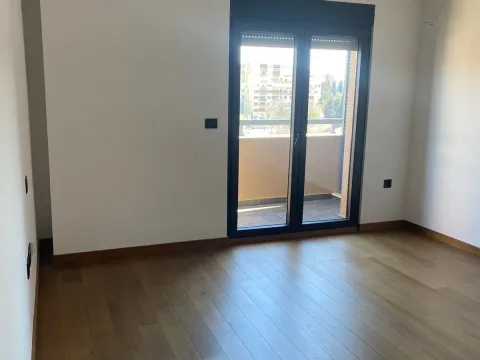 Rent, two bedroom apartment, 68m², Ljubović, Podgorica - image 4