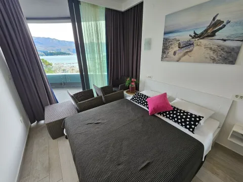 Rent, one bedroom apartment, 57m², Budva, Crna Gora - image 15