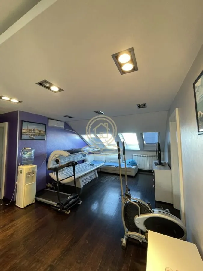 Izdavanje, stan, 310m², Grbavica, Novi Sad Sve Podlokacije