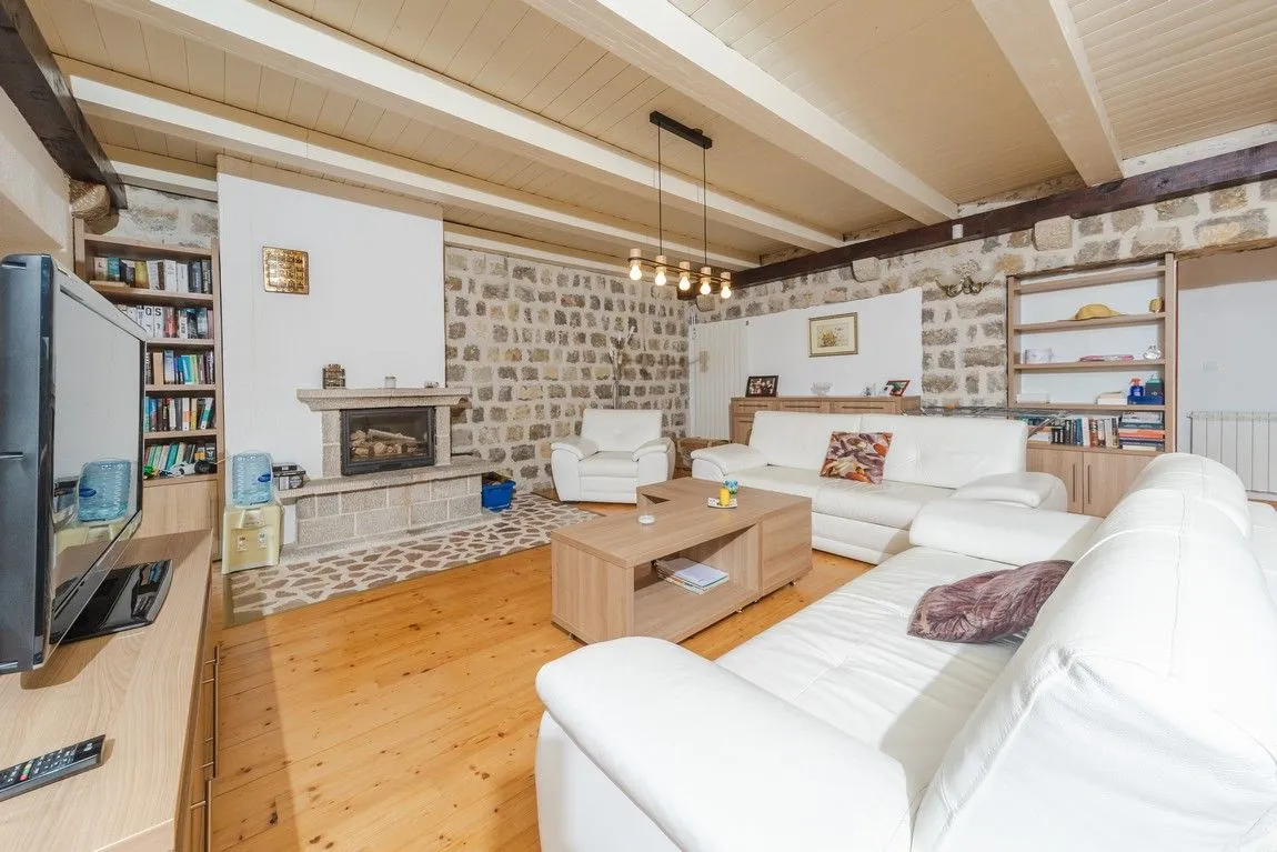 Sale, house, 458m², Kuljače, Budva