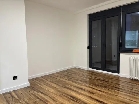 Sale, three bedroom apartment, 75m², Južni Bulevar, Vračar Sve Podlokacije - image 12