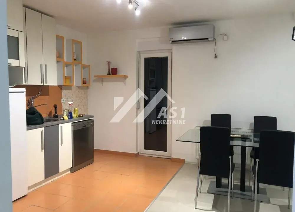 Izdavanje, dvosoban stan, 62m², Avijatičarsko naselje, Novi Sad Sve Podlokacije