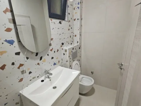 Izdavanje, jednosoban stan, 45m², Đenovići, Herceg Novi - image 2