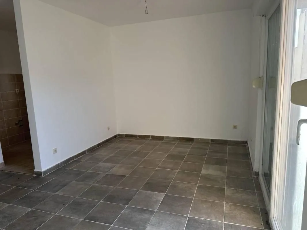 Prodaja, jednosoban stan, 52m², Podkošljun, Budva