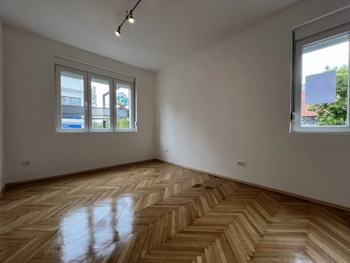 Rent, office space, 61m², Centar, Podgorica