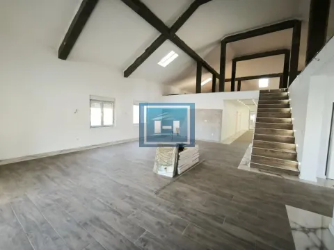 Prodaja,  kuća, 400m2, Varvarin