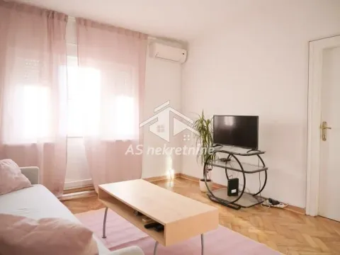 Izdavanje, dvosoban stan, 55m², Savski Venac, Beograd - image 2