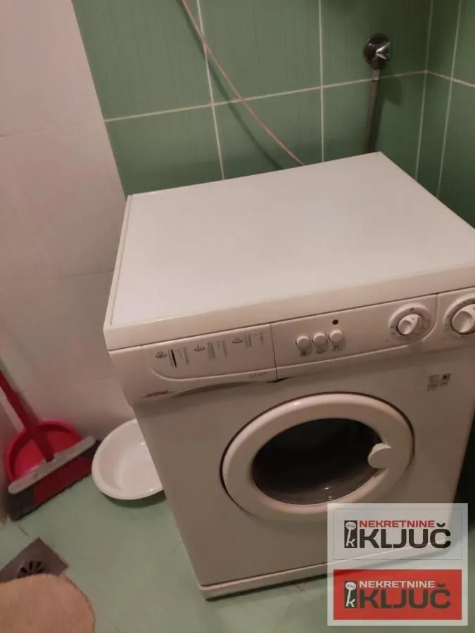 Izdavanje, garsonjera, 27m², Grbavica, Novi Sad Sve Podlokacije