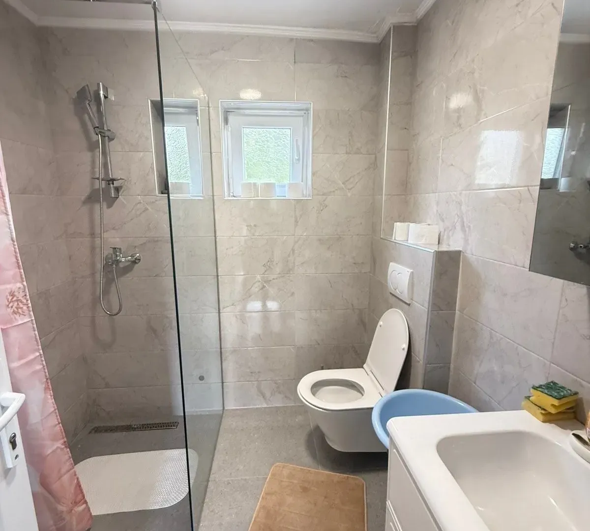 Izdavanje, dvosoban stan, 80m², Bjeliši, Bar