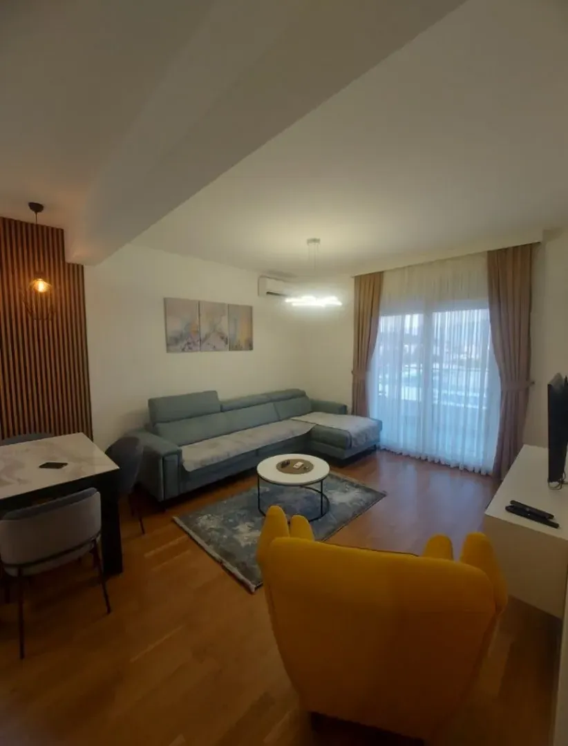 Izdavanje, dvosoban stan, 70m², Zabjelo, Podgorica