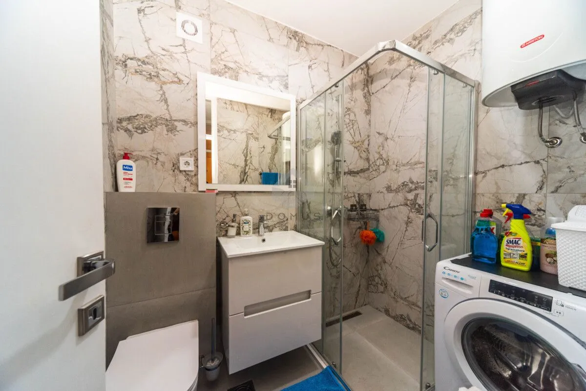 Izdavanje, dvosoban stan, 70m², Blok 5, Podgorica