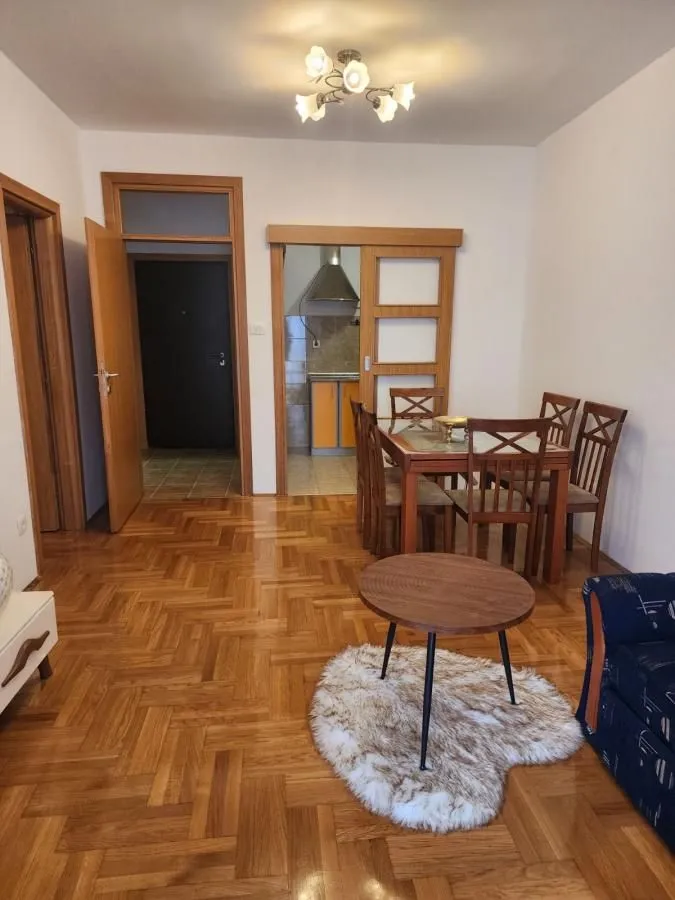 Rent, one bedroom apartment, 47m², Centar, Budva