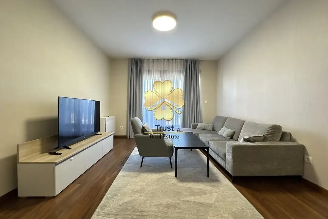 Izdavanje, dvosoban stan, 70m², Master Kvart, Podgorica