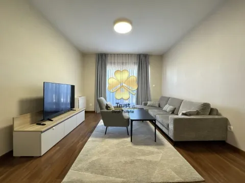 Izdavanje, dvosoban stan, 70m², Master Kvart, Podgorica