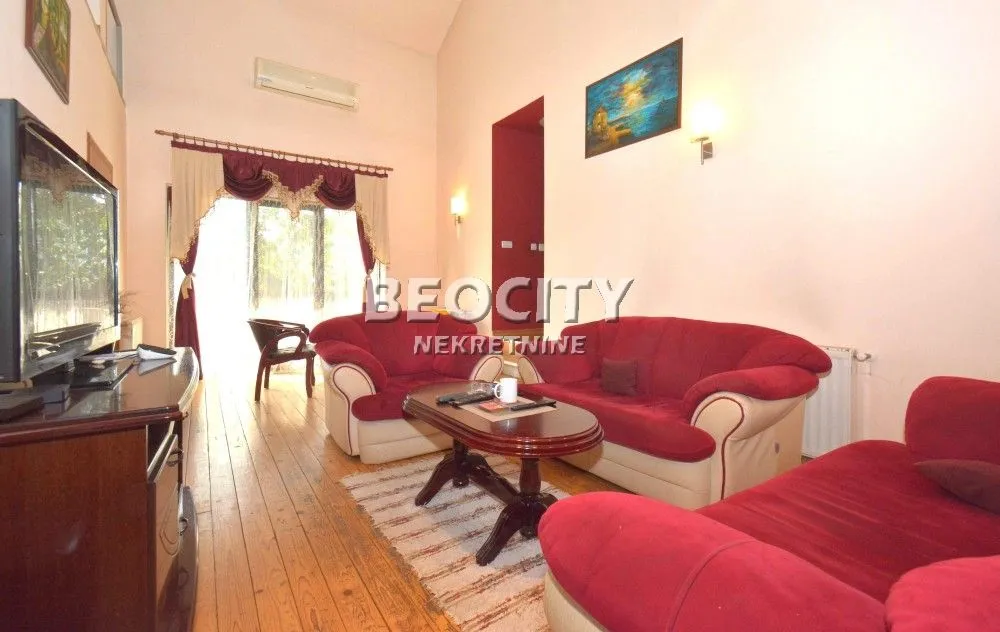 Prodaja, kuća, 320m², Mladenovac (mesto), Mladenovac