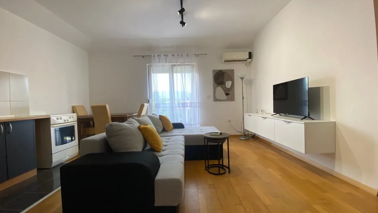 Izdavanje, dvosoban stan, 67m², Zagorič, Podgorica