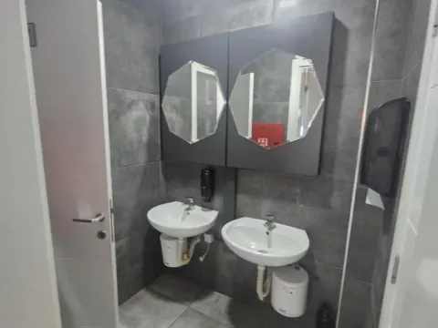 Izdavanje, poslovni prostor, 306m², Grbavica, Novi Sad Sve Podlokacije - image 18