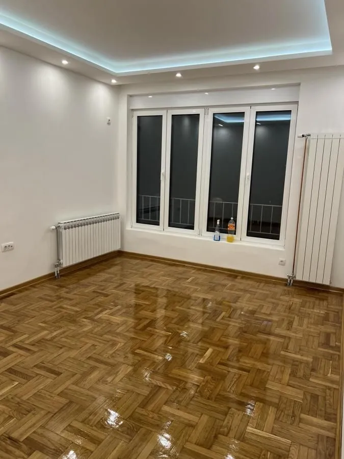 Izdavanje, trosoban stan, 68m², Centar, Niš