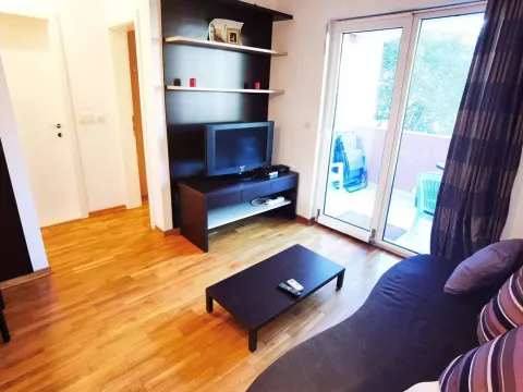 Izdavanje, jednosoban stan, 42m², Budva, Crna Gora - image 10