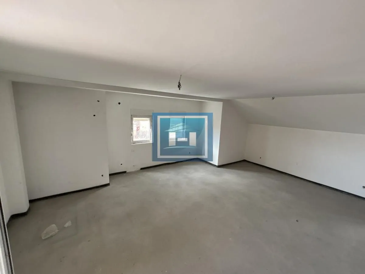 Prodaja, stan, 222m², Centar, Jagodina