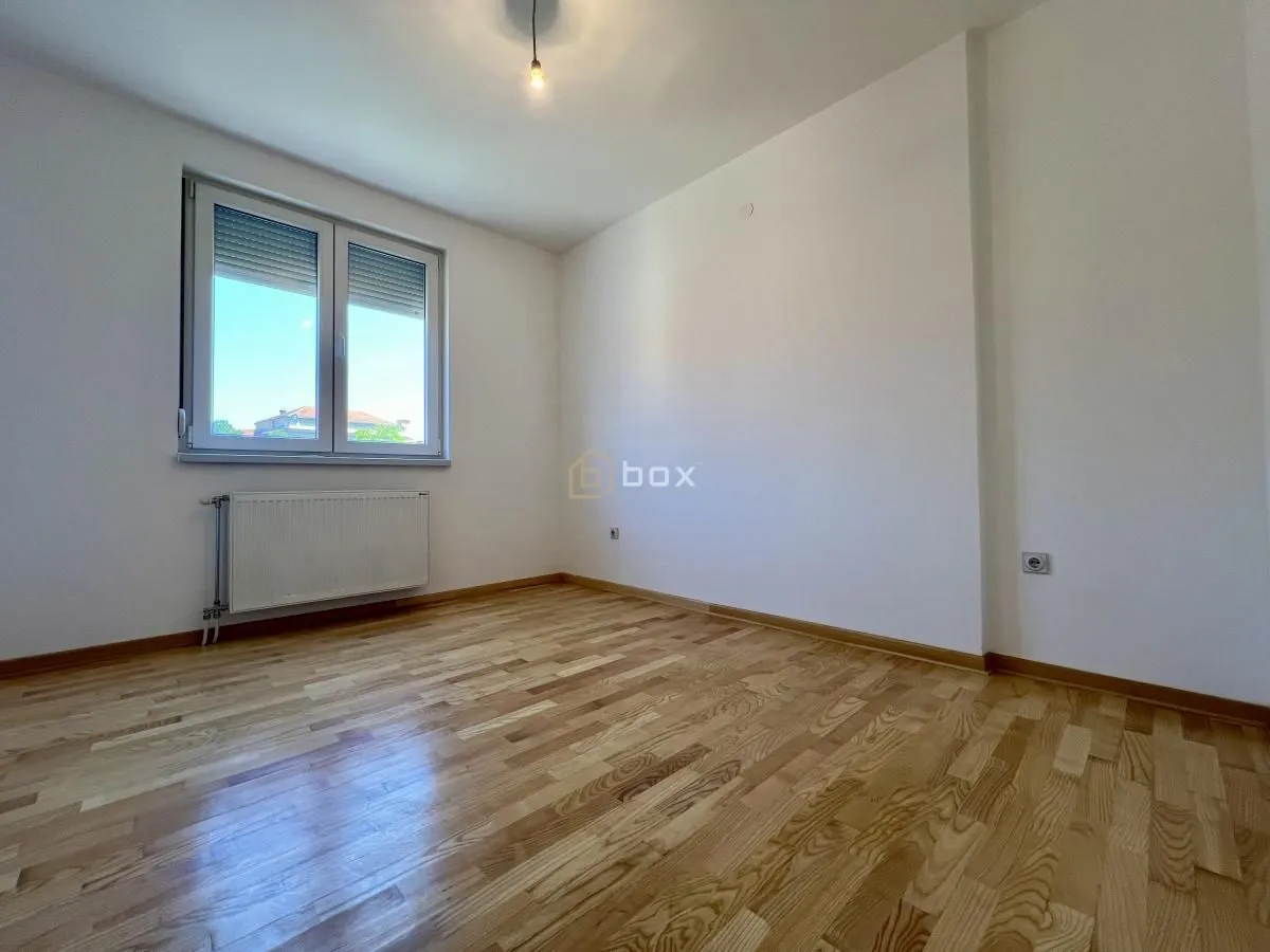 Izdavanje, poslovni prostor, 62m², Crveni Krst, Niš