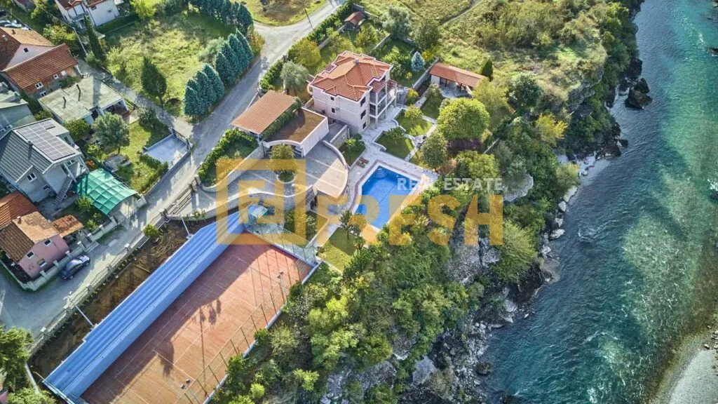 Sale, house, 300m², Zagorič, Podgorica