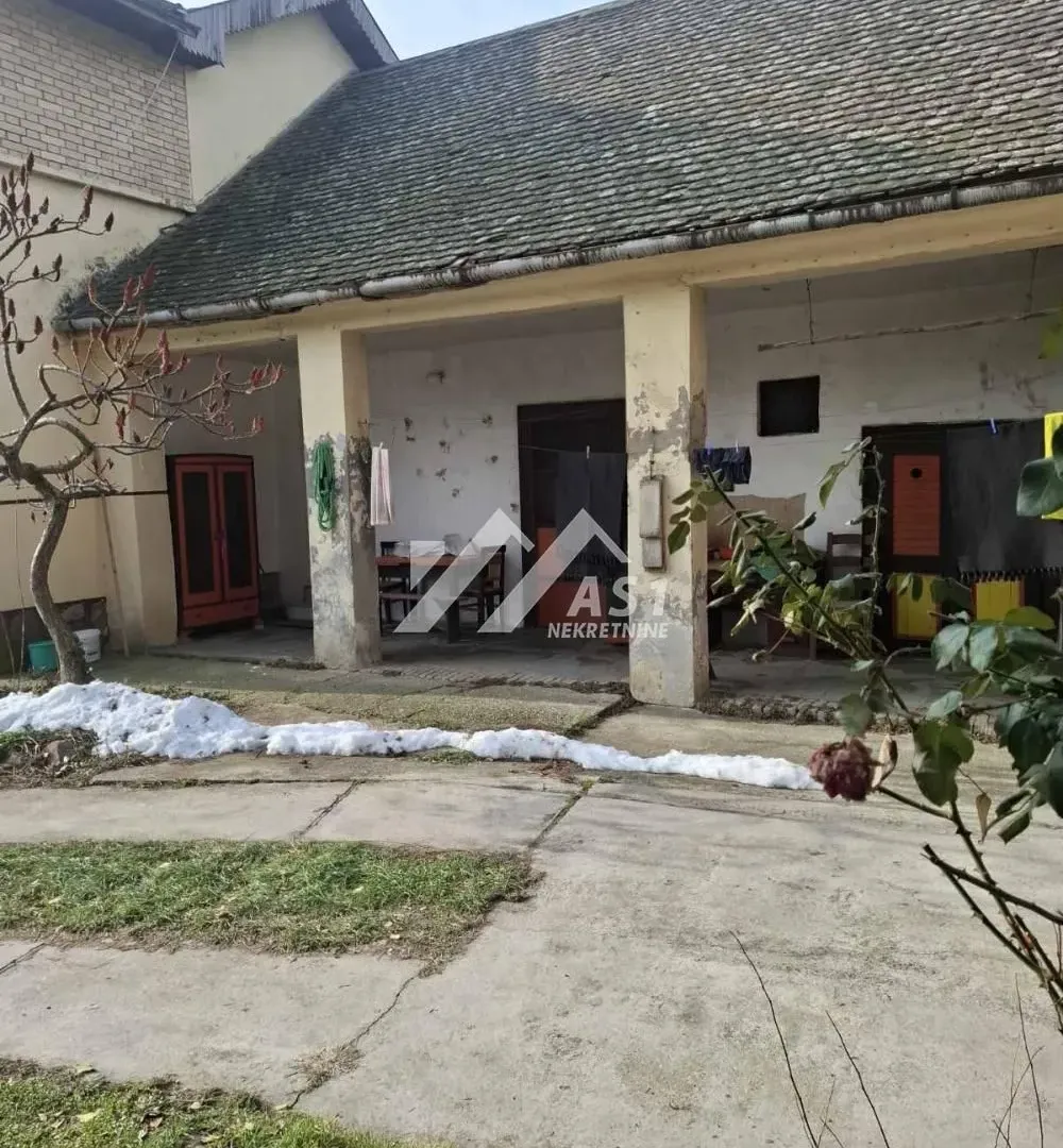 Prodaja, kuća, 266m², Futog, Novi Sad Sve Podlokacije