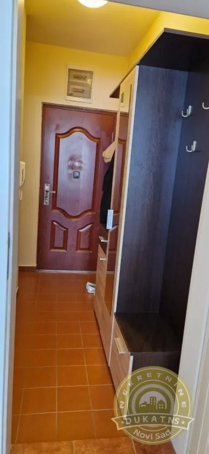 Izdavanje, dvosoban stan, 43m², Bulevar Oslobodjenja, Novi Sad Sve Podlokacije