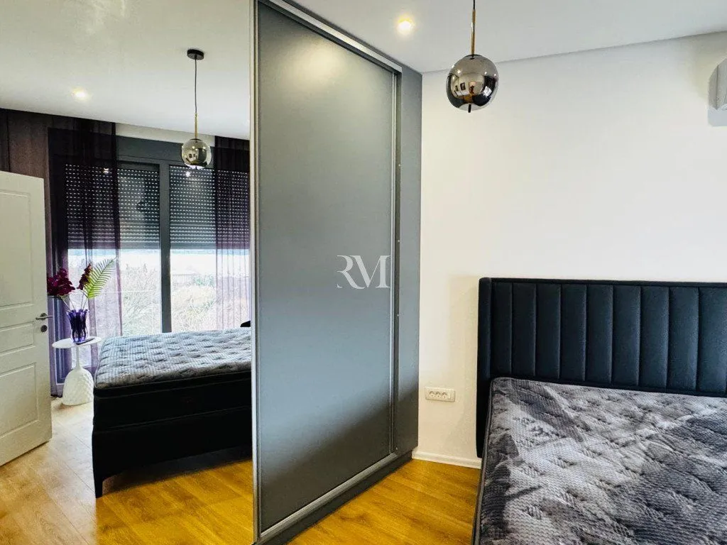 Prodaja, dvosoban stan, 76m², Tivat, Crna Gora