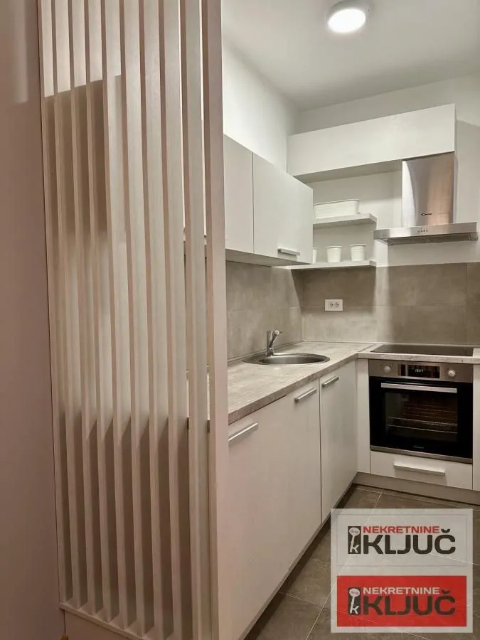 Prodaja, dvosoban stan, 49m², Centar, Novi Sad