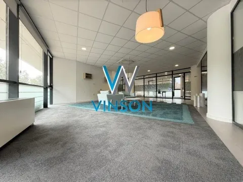 Izdavanje, poslovni prostor, 440m², Bulevar Oslobodjenja, Novi Sad Sve Podlokacije - image 3