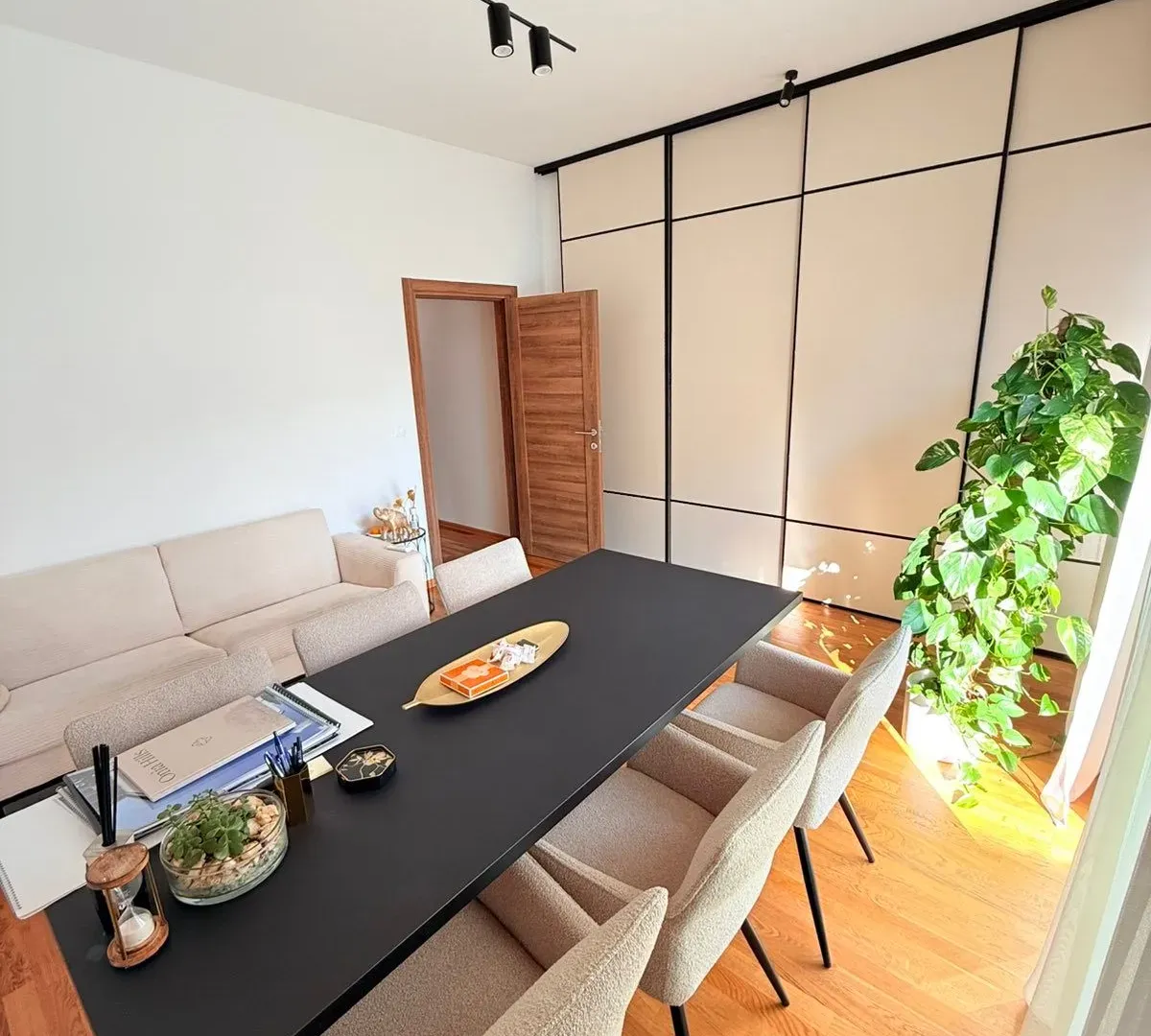 Prodaja, dvosoban stan, 52m², Tološka šuma, Podgorica