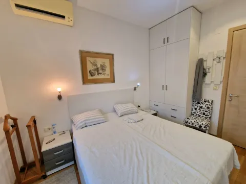 Izdavanje, dvosoban stan, 85m², Budva, Crna Gora - image 20
