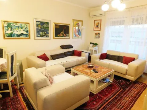 Izdavanje, jednosoban stan, 45m², City Kvart, Podgorica - image 2