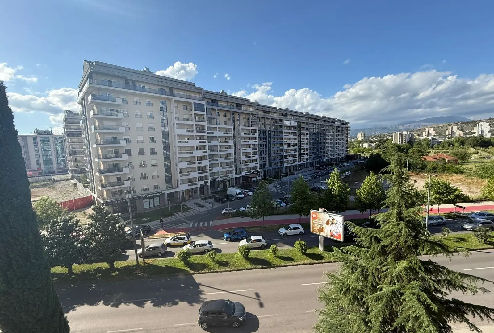 Izdavanje, dvosoban stan, 74m², Central Point, Podgorica