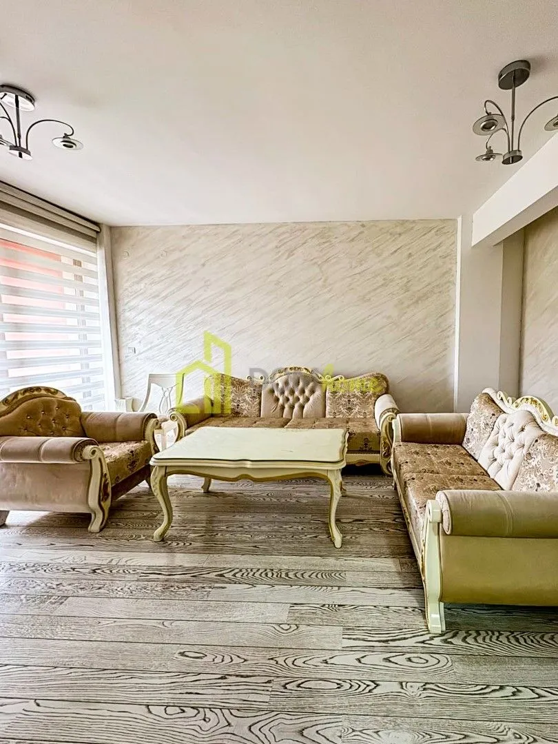 Izdavanje, trosoban stan, 95m², Preko Morače, Podgorica