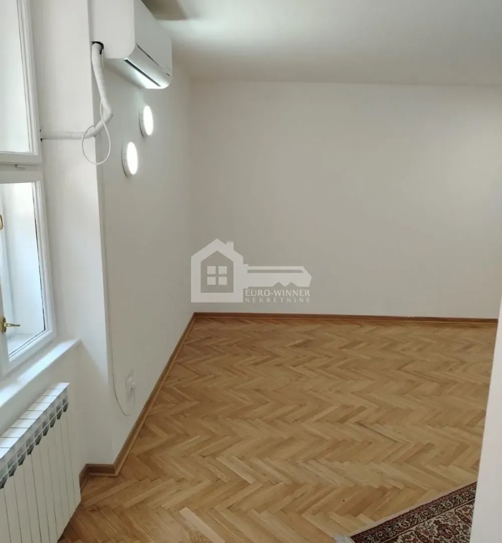 Rent, one bedroom apartment, 35m², Stari Grad, Beograd