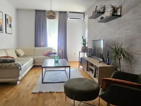 Prodaja, dvosoban stan, 73m², Stari Aerodrom, Podgorica - image 4