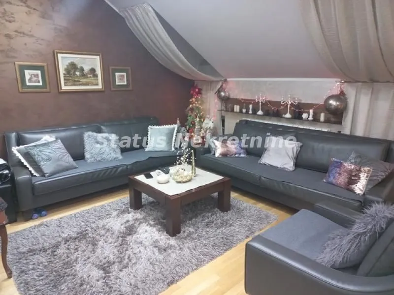 Prodaja, četvorosoban stan, 135m², Centar, Novi Sad