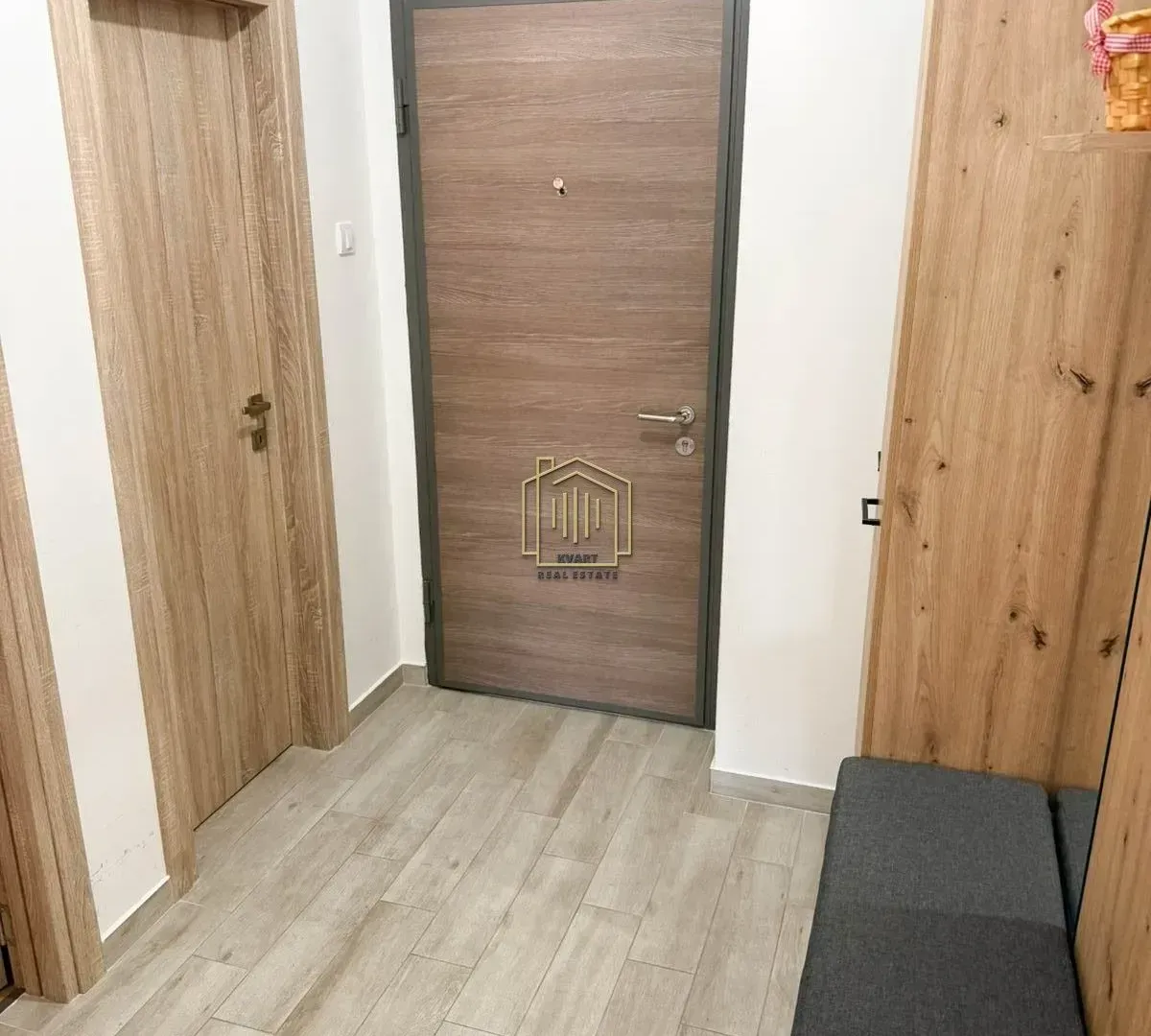 Izdavanje, dvosoban stan, 75m², Ljubović, Podgorica