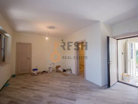 Prodaja, kuća, 300m², Tivat, Crna Gora - image 10